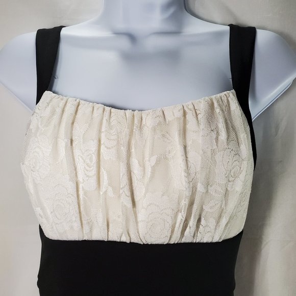 Women's Black/White Block Pattern Sheath Dress - Picture 2 of 10